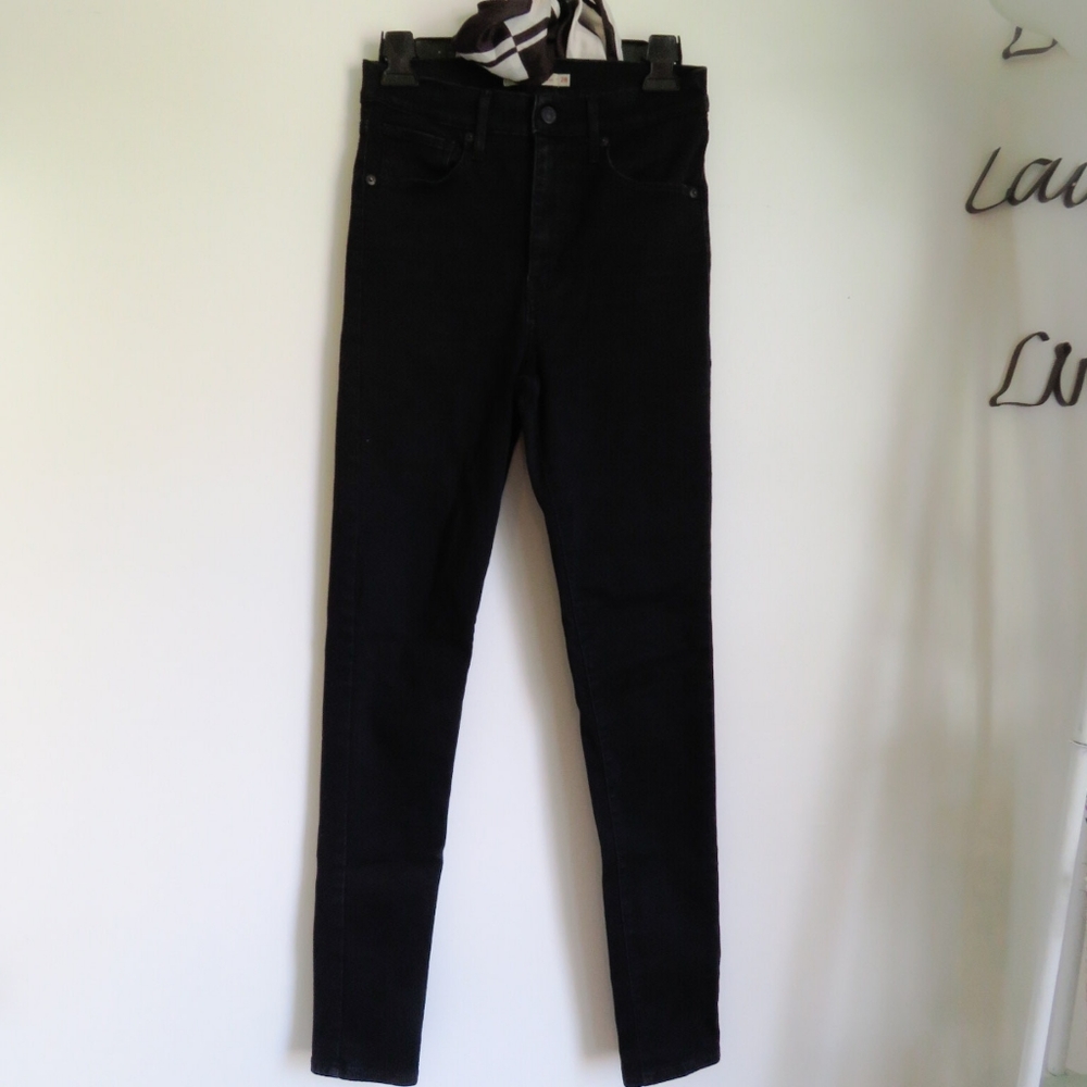 Mile high Black Levi's
